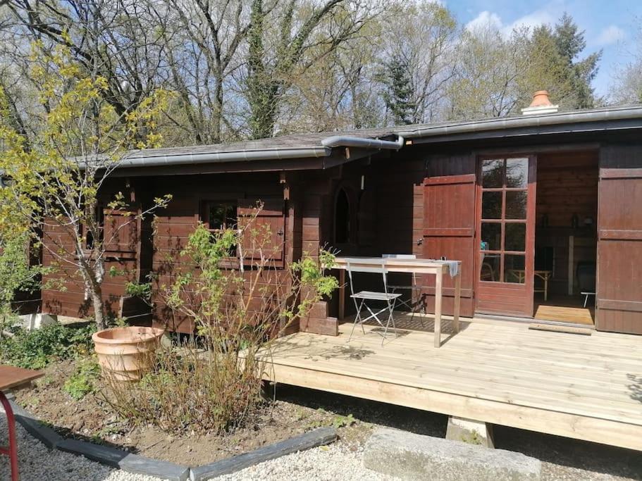 Chalet En Pleine Nature Au Bord D'Un Etang Lanvallay Exterior foto